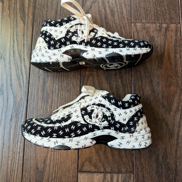 Chanel Black and White Sneakers with Retro Design - Picture 1 of 6